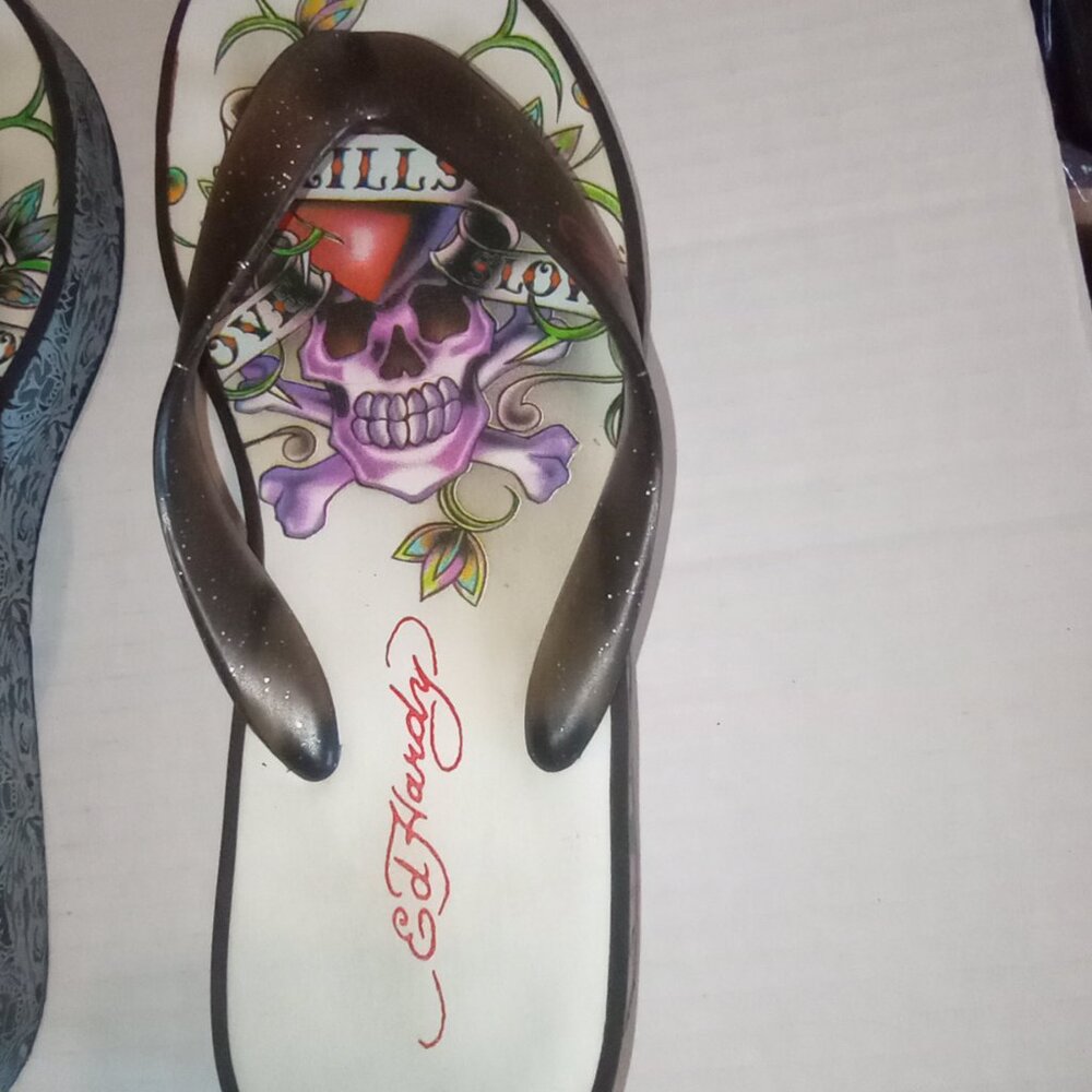 Ed Hardy Y2K Vintage SKULLS Love Kills Slow Wedge Flip Flops Size Approx. 6-6.5 - Picture 5 of 16